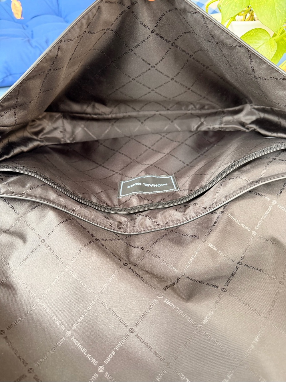 Michael Kors Brown MK Logo Messenger Bag Fits 17in laptop retails $348 Excellent - Picture 6 of 10